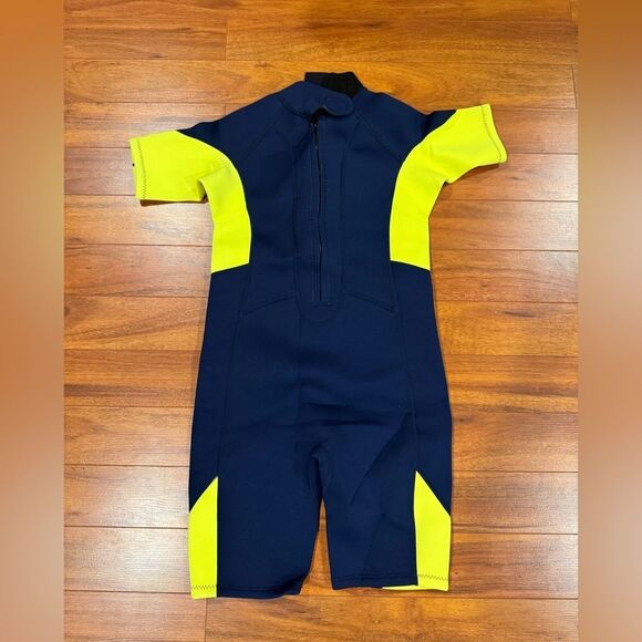 Goldfin Kids Wetsuit, 3mm Neoprene Back Zip NWOT Size 16 - Picture 2 of 6